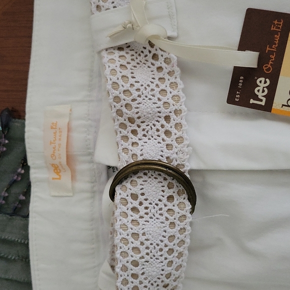 Bermuda shorts - Picture 3 of 3